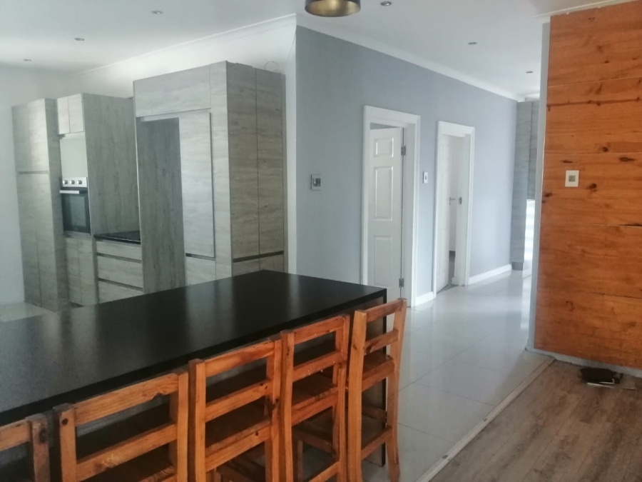 To Let 2 Bedroom Property for Rent in Athlone Western Cape